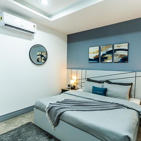 גורגאון Bedchambers Luxury Apartment Near Golf Course Road מראה חיצוני תמונה