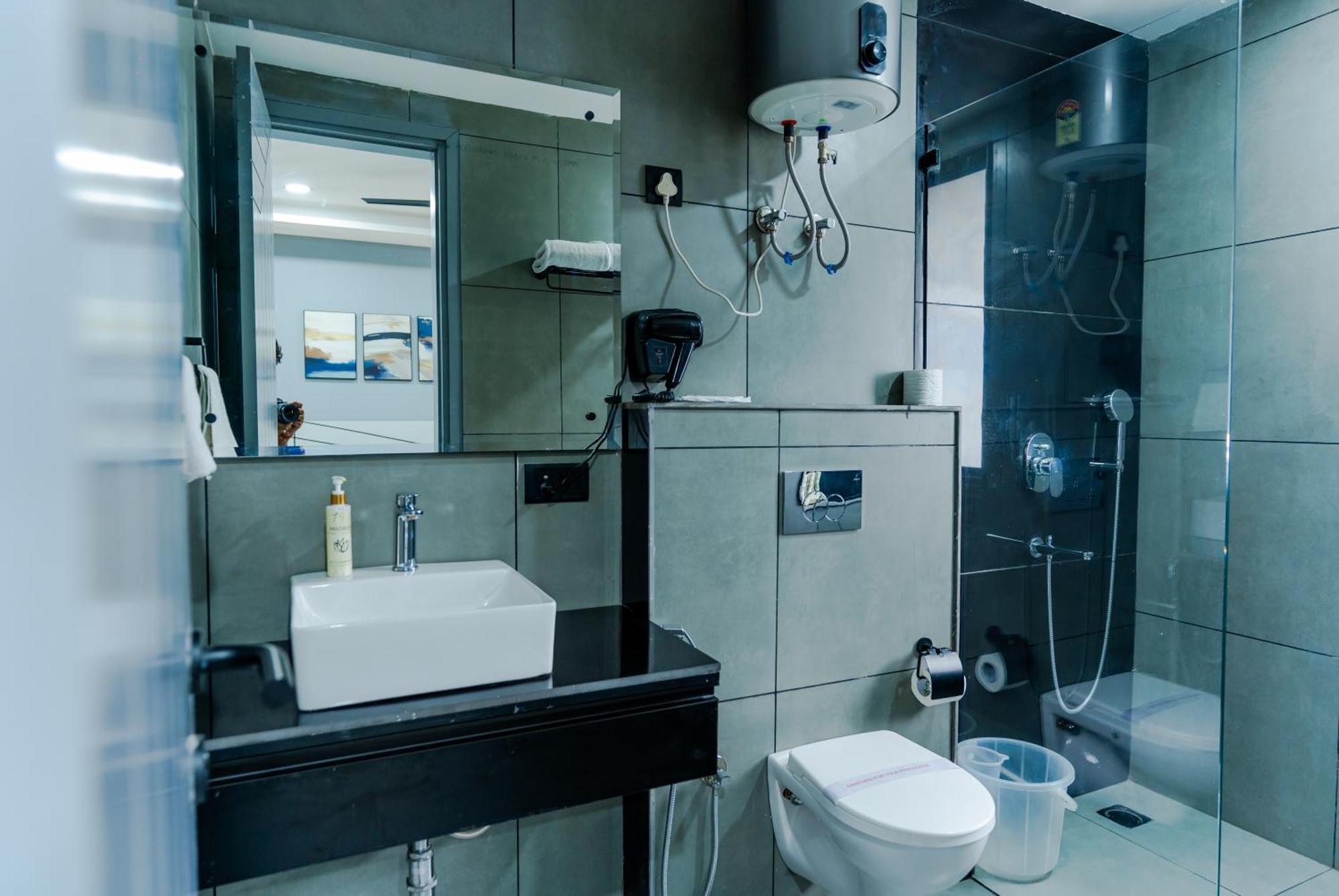 גורגאון Bedchambers Luxury Apartment Near Golf Course Road מראה חיצוני תמונה